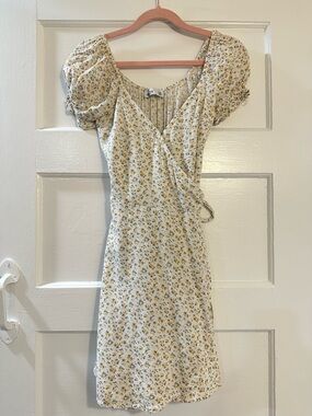 Women’s Floral Wrap Dress Puff Sleeve White Yellow Mini Summer Size S